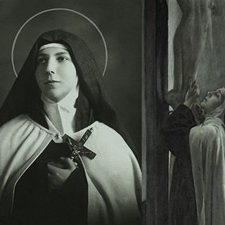 EL ENAMORAMIENTO DE TERESA DE LOS ANDES A JES�S
Leyendo el Diario y las cartas de esta santa carmelita, no cabe ninguna duda de que fue una joven intensamente enamoradas de Jes�s.  Y este enamoramiento, comienza desde peque�a y se fue acrecentado a medida que pasan los a�os. Es as� como m�s adelante expresa su amor a Jes�s. Dice ella refiri�ndose a su Primera Comuni�n: "Jes�s, desde ese primer abrazo, no me solt� y me tom� para S�. Todos los d�as comulgaba y hablaba con Jes�s largo rato...A los 14 a�os el Se�or le habl� dici�ndole que quer�a su coraz�n s�lo para �l, d�ndole tambi�n la vocaci�n al Carmelo.
Tambi�n a trav�s de sus cartas podemos darnos cuenta de cuan enamoradas de Jes�s. A su hermano Luis le escribe: "Cristo, ese loco de amor, me ha vuelto loca�.
Teresa dec�a que su ilusi�n y su constante empe�o fue asemejarse a �l, configurarse con Cristo. Por eso, deseando llegar a ser una excelente copia suya, vivi� decidida a ir hasta el fin del mundo atravesando el fuego si hubiera sido preciso para serle fiel. 
Es as� como de los escritos de Teresa de los Andes, se desprende que ella amo tiernamente a Jes�s. En otra ocasi�n escribi�: "Es ma�ana el d�a m�s grande de mi vida. Voy a ser esposa de Jes�s. �Qui�n soy yo y qui�n es El?, el todopoderoso, inmenso, la Sabidur�a, Bondad y Pureza misma se va a unir a una pobre pecadora. �Oh Jes�s, mi amor, mi vida, mi consuelo y alegr�a, mi todo! �Ma�ana ser� tuya! �Oh, Jes�s, amor m�o!� www.santateresadelosandes.cl #teresadelosandes; #santateresadejesusdelosandes; @teresadelosandespdonosobrant